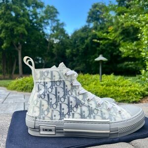 DIOR Oblique Canvas High Top Sneaker Size 41 logo